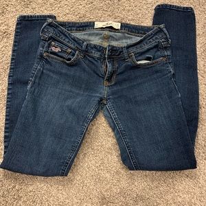 Hollister Dark Wash Skinny Jean Size 3S